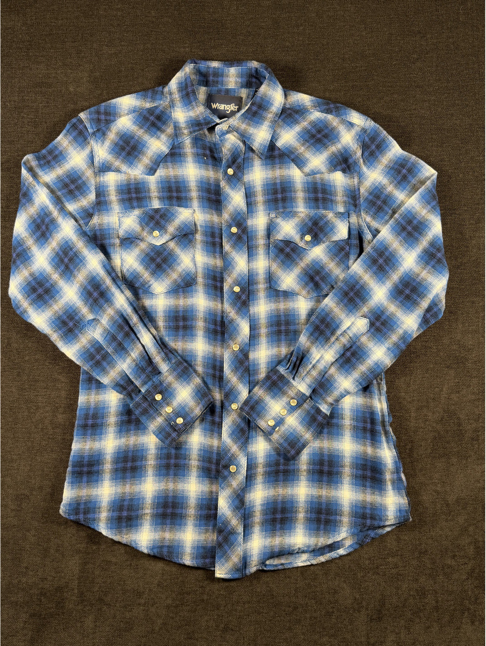 Wrangler Men's Medium Blue Plaid Long Sleeve Button-Up Shirt